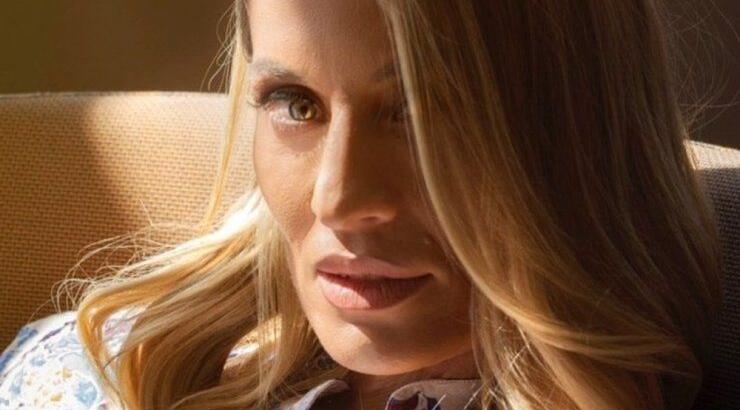 Ελεονώρα Μελέτη: Έγινε συγγραφέας! - Κυκλοφορεί το πρώτο της βιβλίο [εικόνα]