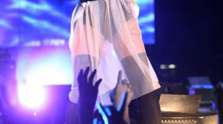 Ελληνίδα τραγουδίστρια ανέβαλε το γάμο της!