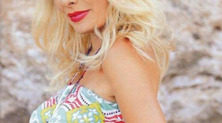 Ελένη Μενεγάκη: «Έχω εκβιαστεί για να με φωτογραφήσουν»