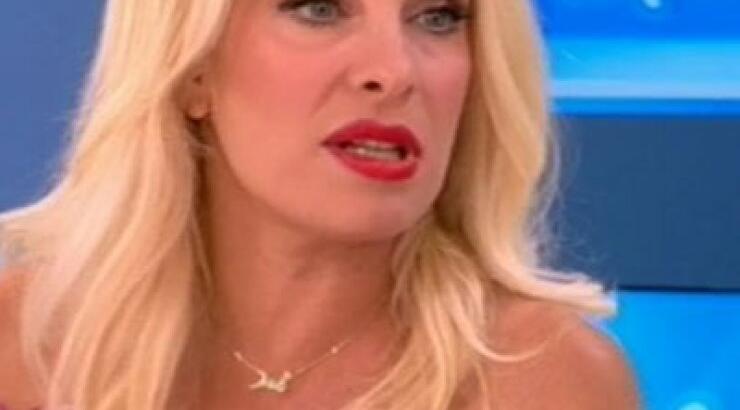 Πως περνά η Ελένη στην Άνδρο (photos)