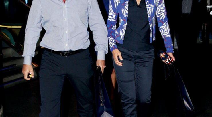 Πιο εκδηλωτικοί από ποτέ! Τα καυτά φιλιά του Μάκη Παντζόπουλου και της Ελένης Μενεγάκη