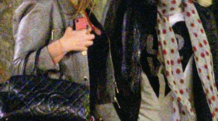 Ελένη Μενεγάκη: Βόλτα με τις φίλες της