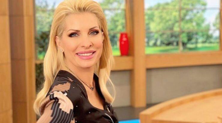 Ελένη Μενεγάκη: Η πρώτη εξόρμηση για φέτος σε παραλία της Άνδρου [εικόνες] 