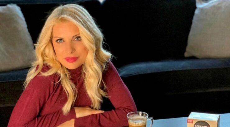 Ελένη Μενεγάκη: Η αγκαλιά που χάρισε στον γιο της για τα γενέθλια του [εικόνες]