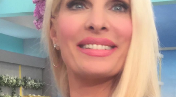 Ατύχημα για την Ελένη Μενεγάκη on air! [βίντεο]