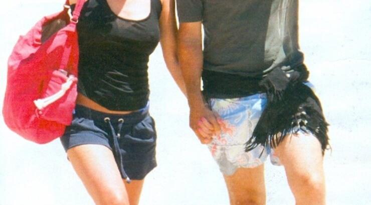 Τους τσακώσαμε! Η Ελένη Μενεγάκη και ο Μάκης Παντζόπουλος στην παραλία συνεχίζουν τις διακοπές τους!