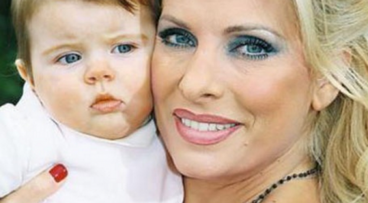 Είναι κούκλα! Η Ελένη Μενεγάκη μας δείχνει για πρώτη φορά το πρόσωπο της κόρη της Βαλέριας που έχει τα γενέθλιά της!