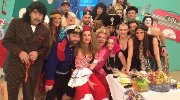 Δείτε την Ε.Μενεγάκη καστανή και ντυμένη αποκριάτικα