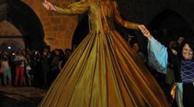 Η Αγία Νάπα θα γεμίσει ιππότες και πριγκίπισσες