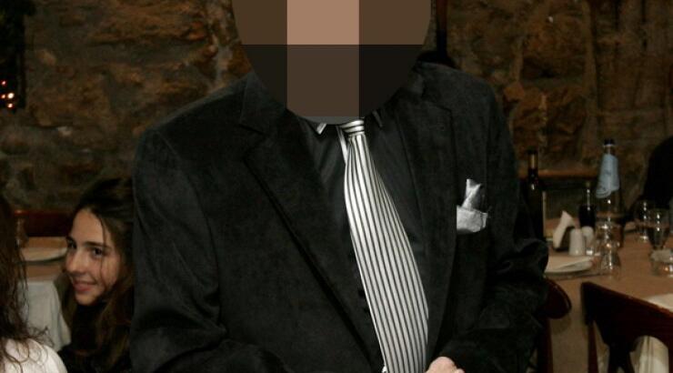 Πασίγνωστος Έλληνας στα... 80 του βάζει ξανά "στεφάνι"