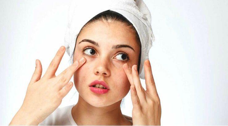 "Πώς το μέτωπο και τα μάτια μου με κάνουν να φαίνομαι κουρασμένη;"