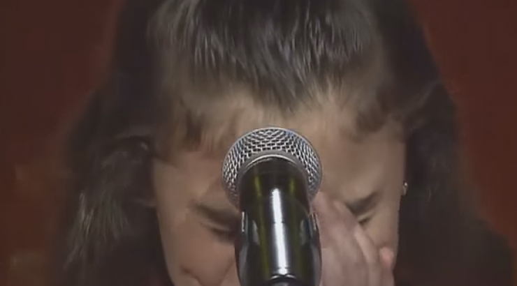 Η 9χρονη που ερμήνευσε με δάκρυα στα μάτια για τα παιδιά της Συρίας!