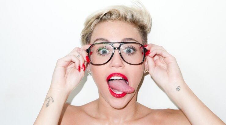 Η Miley Cyrus δίνει συμβουλές για το πως να ξεπεράσουμε έναν χωρισμό