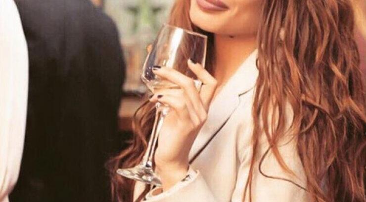 Εξιτήριο για την Μίνα Αρναούτη! Με ασθενοφόρο και αναπηρικό καροτσάκι γύρισε στην Μυτιλήνη!