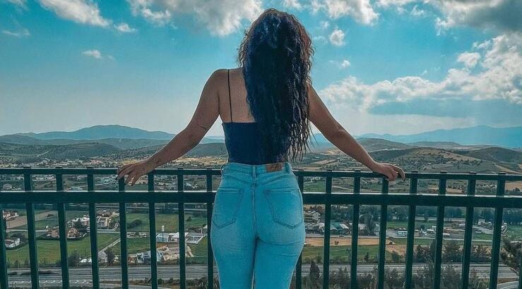 Κύπρια τραγουδίστρια περιμένει το πρώτο της μωράκι [εικόνα]