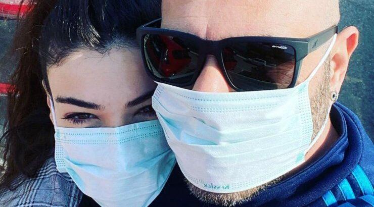 Μιχάλης Κουϊνέλης – Ήβη Αδάμου: Μας έβαλαν στο σπίτι τους στολίζοντας το δέντρο με την κόρη τους!