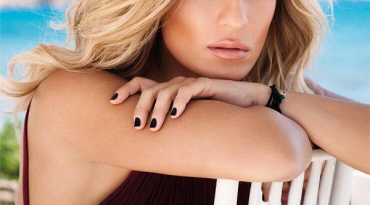 Ελεονώρα Μελέτη: Η εντυπωσιακή πίσω όψη της παρουσιάστριας με αποκαλυπτικό μαγιό!