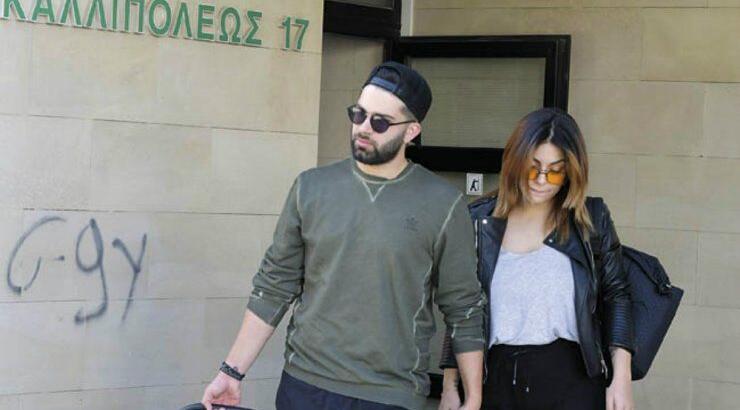 Η πρώτη βόλτα του Ανδρέα Λέοντα και της Χριστίνας Κονναρή με τον νεογέννητο γιο τους! [εικόνες]