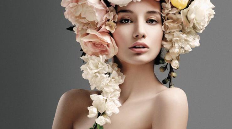 Τέλεια μαλλιά στο κομμωτήριο και το σπίτι