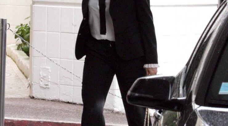 H Monica Belucci με ανδρόγυνο look [εικόνες]
