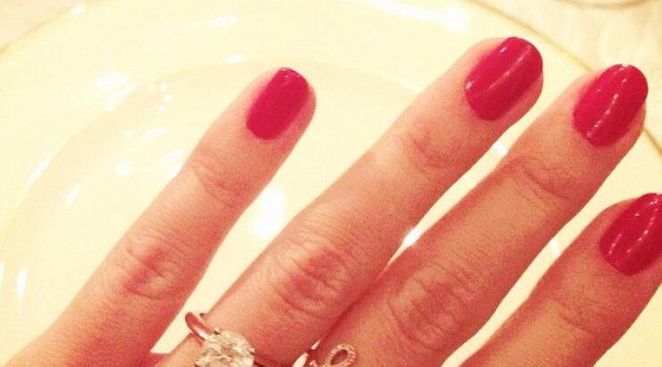 Είπε το "ναι"! Ελληνίδα παρουσιάστρια ετοιμάζεται να ανέβει τα σκαλιά της εκκλησίας!