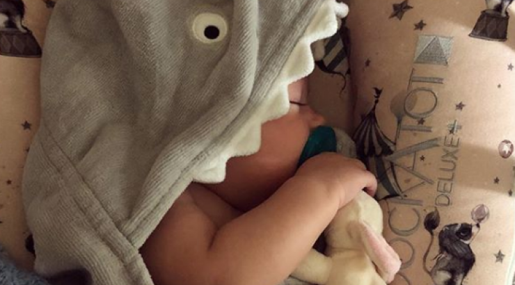 Επώνυμη ανήρτησε την πιο τρυφερή εικόνα του νεογέννητου γιου της!