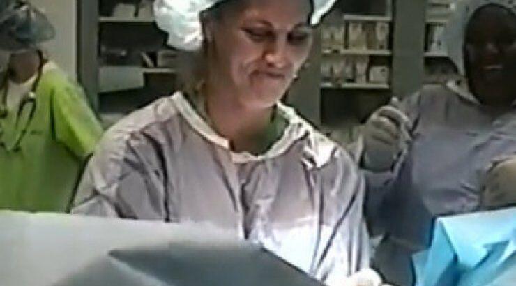 Μωρό μόλις γεννιέται και… 