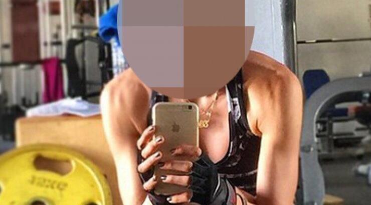 Γοητευτική Κύπρια λιώνει στο γυμναστήριο