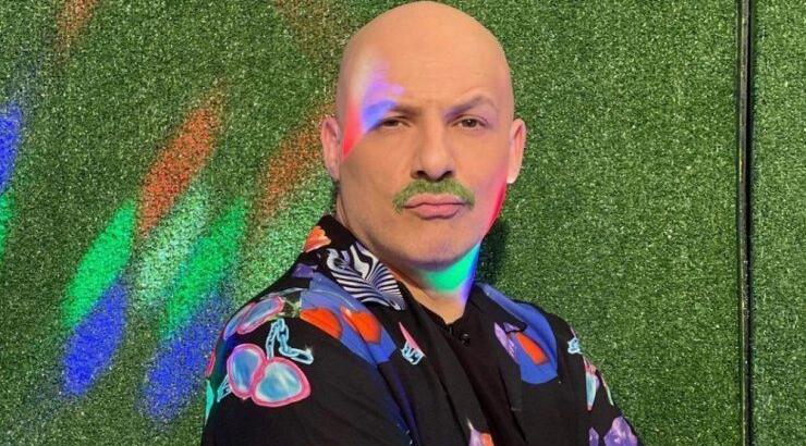 Ο Νίκος Μουτσινάς μας ξεναγεί στο studio του "Καλό Μεσημεράκι" [βίντεο]