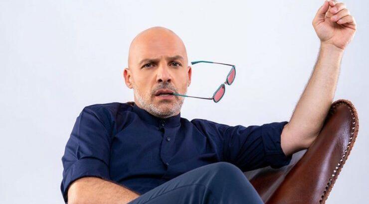 Απίστευτο! Η εμφάνιση του "Big Brother" στην εκπομπή του Νίκου Μουτσινά [βίντεο]