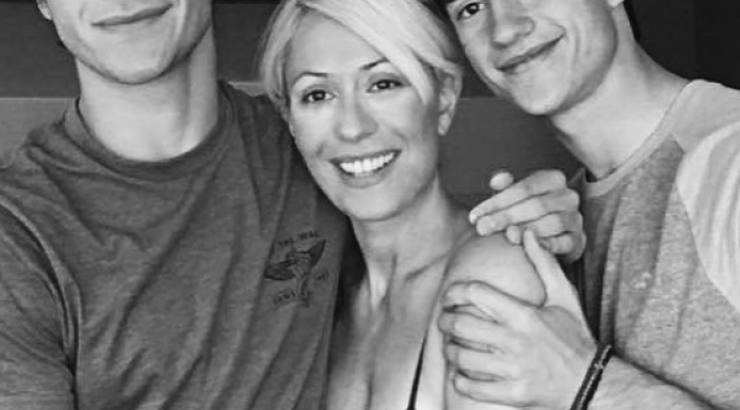 Ο μεγάλος γιος της Μαρίας Μπακοδήμου ανήρτησε εικόνα του με μαγιό και "έριξε" το instagram!