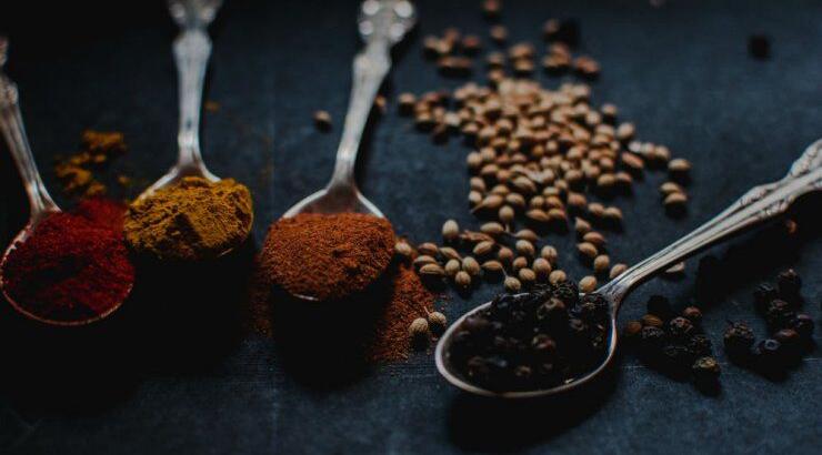 Πέντε μπαχαρικά που βοηθούν στην απώλεια βάρους