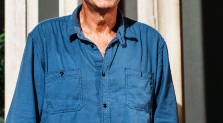 Δεν θα πιστεύετε τη γκριμάτσα που έκανε δημοσιογράφος on camera μόλις τελείωσε τις δηλώσεις του ο Γιάννης Μπέζος!