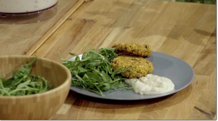 Μπιφτέκια κινόας με πουρέ κολοκάσι