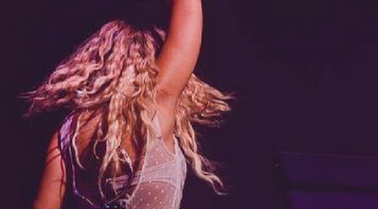 Επώνυμη Ελληνίδα παντρεύεται και βρήκαμε την αγγελία του γάμου της!