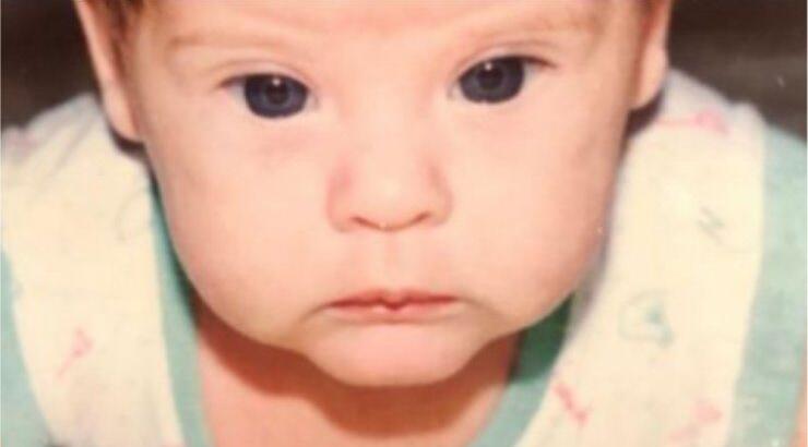 Αναγνωρίζετε ποια είναι η εικονιζόμενη επώνυμη Ελληνίδα με τα υπέροχα μάτια;