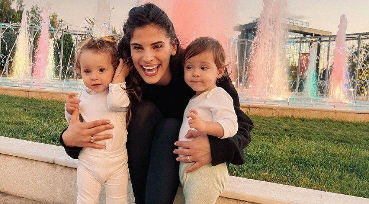 Χριστίνα Μπόμπα: Christmas shopping με τις δίδυμες, Αριάνα και Φιλίππα [εικόνα]