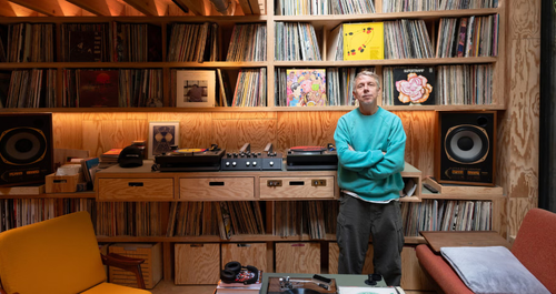 Αυτός ο χώρος φτιάχτηκε για την απόλυτη εμπειρία ακρόασης δίσκων βινυλίου