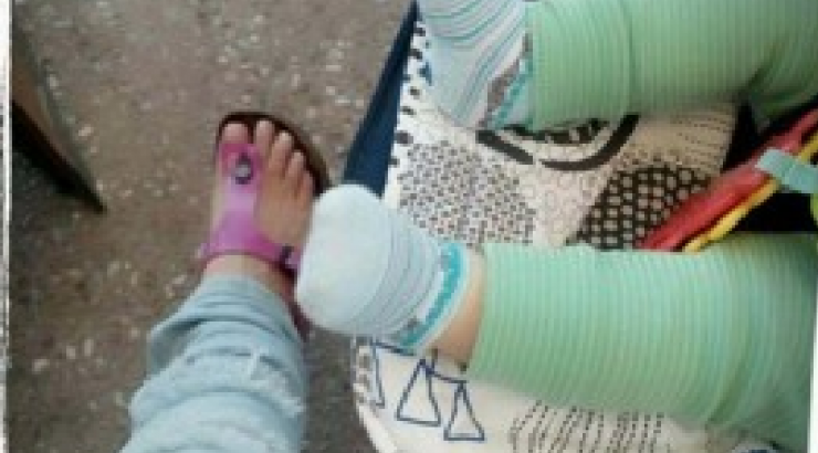 Επώνυμη Ελληνίδα μανούλα σε παιχνίδια με το γιο της