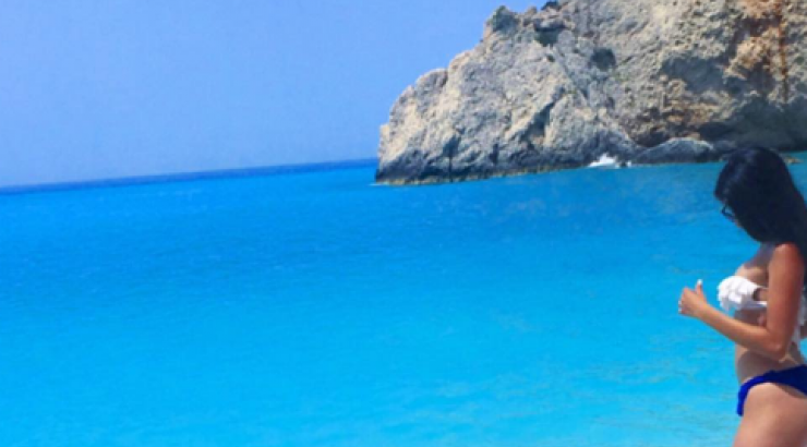 Ποια επώνυμη Κύπρια απολαμβάνει αυτές τις διακοπές;