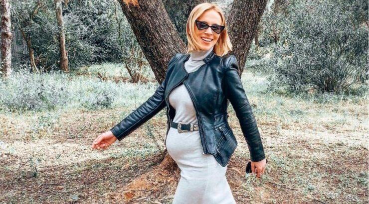 Νάντια Μπουλέ: Με αυτόν τον τρόπο μας αποκάλυψε πως μπήκε στον όγδοο μήνα της εγκυμοσύνης της [εικόνα]