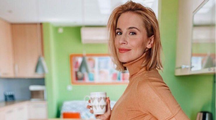 Νάντια Μπουλέ: Η ανακοίνωση της εγκυμοσύνης στον σύντροφό της και τα κιλά που έχει πάρει [βίντεο]