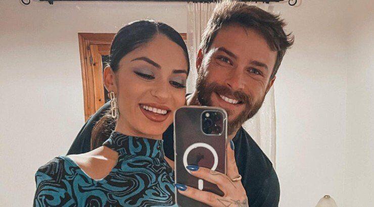 Στέφανος Μιχαήλ: Το πρωτότυπο μπουκέτο που χάρισε στη σύντροφό του και ο τρόπος που τον τρόλαρε [βίντεο]