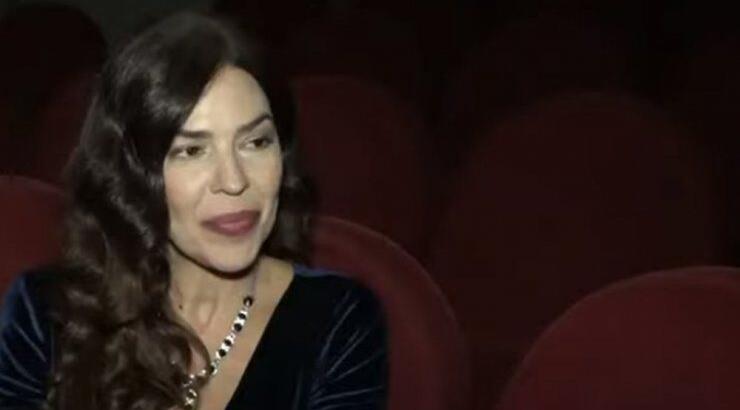 Ναταλία Δραγούμη: "Έκανα άσεμνη κίνηση και 3 έγχρωμοι με πλάκωσαν στο ξύλο" [βίντεο]