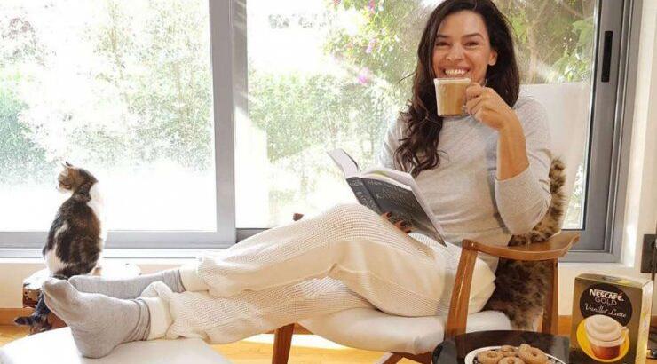 Ναταλία Δραγούμη: Άνοιξε τις πόρτες του ιδιαίτερου σπιτιού της με το υπαίθριο μπάνιο! [εικόνες & βίντεο]