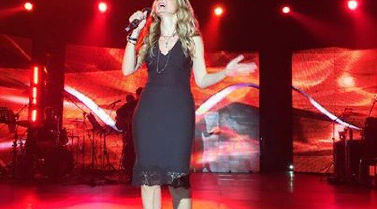 Δείτε την Νατάσα Θεοδωρίδου στο φινάλε της συναυλίας του Super Fm [βίντεο[