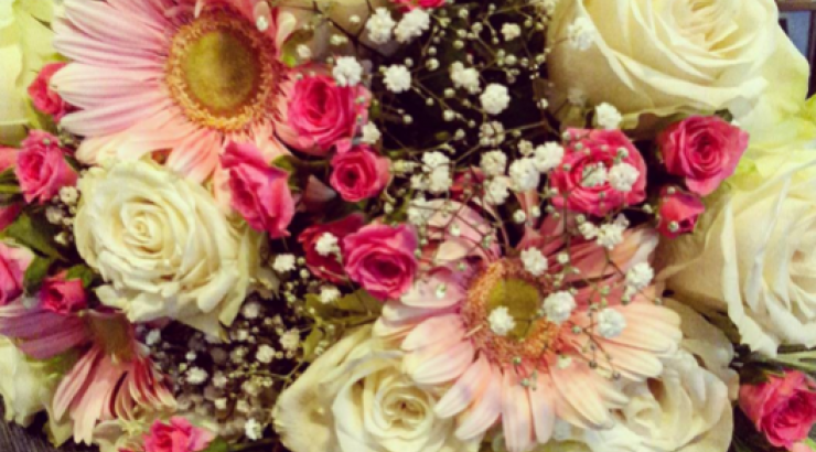 Η υπέροχη ανθοδέσμη που χάρισε Κύπριος παρουσιαστής στη σύντροφό του!