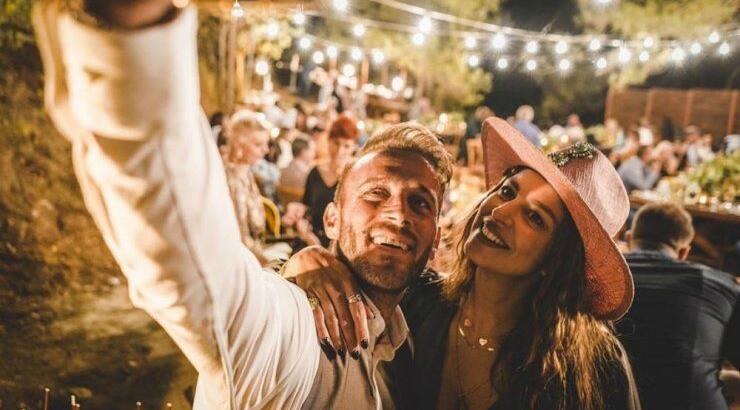 Αλεξάνδρου - Ευριπίδου: Τους "τσακώσαμε" σε βόλτα με τον γιο τους στο κέντρο της Λευκωσίας [εικόνες]