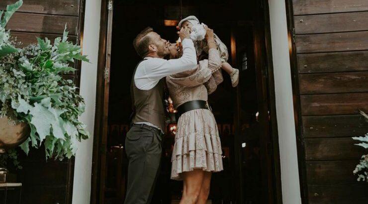 Αλεξάνδρου – Ευριπίδου: Το επίσημο φωτογραφικό άλμπουμ της βάπτισης του γιου τους! [εικόνες]