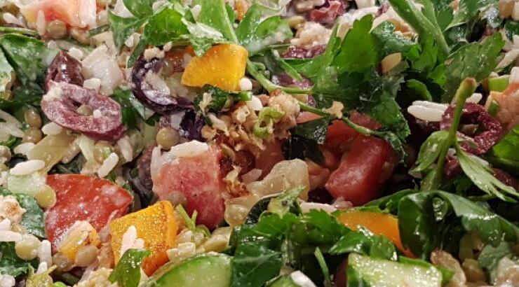 Κοτόπουλο με ρύζι chow mein